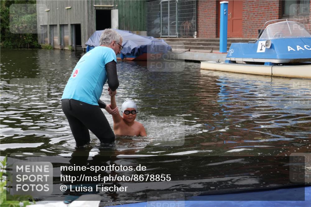 31.08.2025 - Elbe Triathlon Hamburg Luisa Fischer http://msf.ph/oto/8678855 31.08.2025 12:30:11 Schwimmen  meine-sportfotos.de