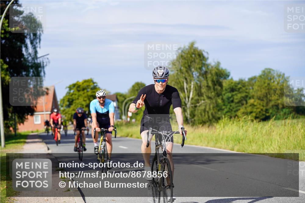 31.08.2025 - Elbe Triathlon Hamburg Michael Burmester http://msf.ph/oto/8678856 31.08.2025 10:36:41 Radfahren 920, 1024, 1042, 1113, 1137, 1222 meine-sportfotos.de