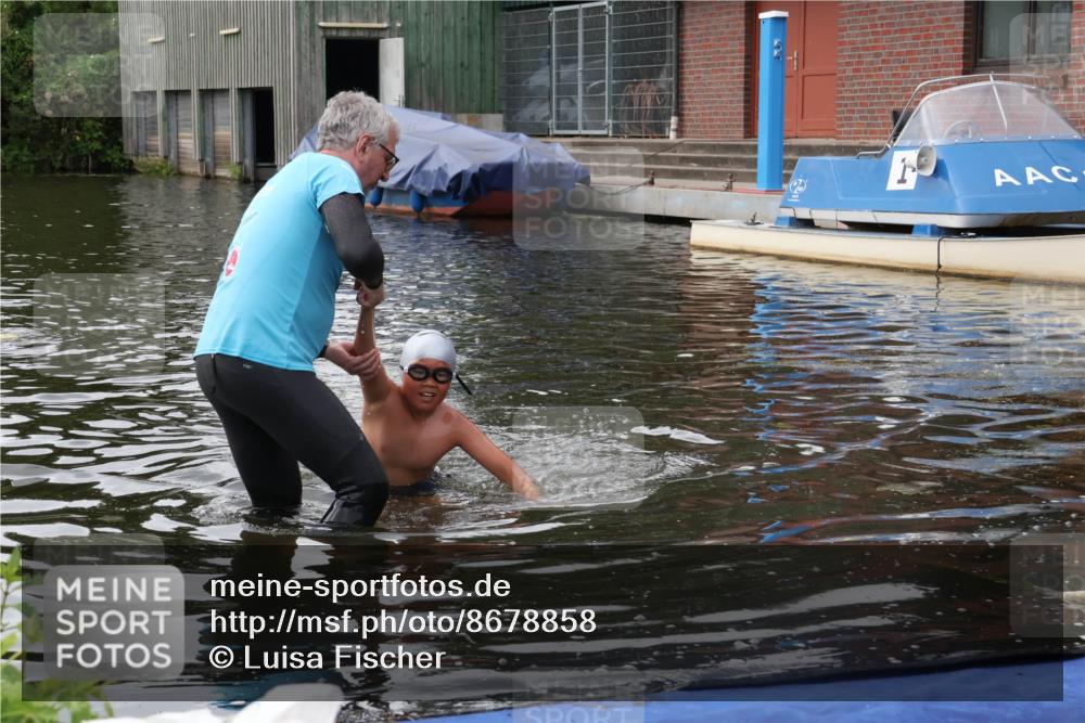 31.08.2025 - Elbe Triathlon Hamburg Luisa Fischer http://msf.ph/oto/8678858 31.08.2025 12:30:12 Schwimmen  meine-sportfotos.de