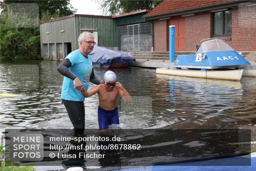 31.08.2025 - Elbe Triathlon Hamburg Luisa Fischer http://msf.ph/oto/8678862 31.08.2025 12:30:13 Schwimmen  meine-sportfotos.de