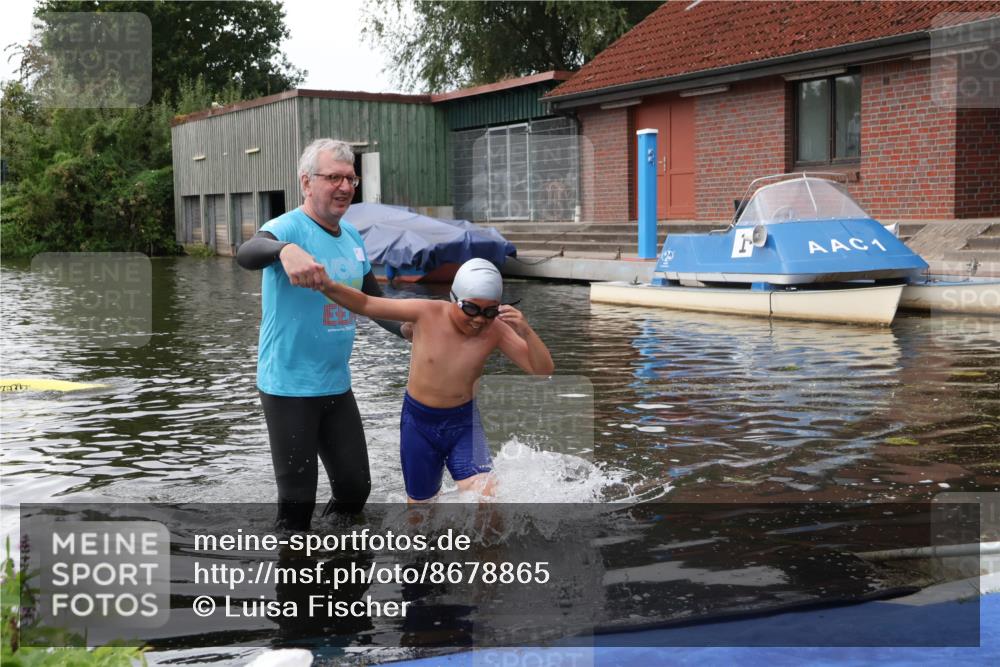 31.08.2025 - Elbe Triathlon Hamburg Luisa Fischer http://msf.ph/oto/8678865 31.08.2025 12:30:13 Schwimmen  meine-sportfotos.de