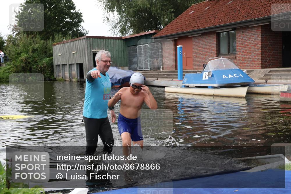 31.08.2025 - Elbe Triathlon Hamburg Luisa Fischer http://msf.ph/oto/8678866 31.08.2025 12:30:13 Schwimmen  meine-sportfotos.de