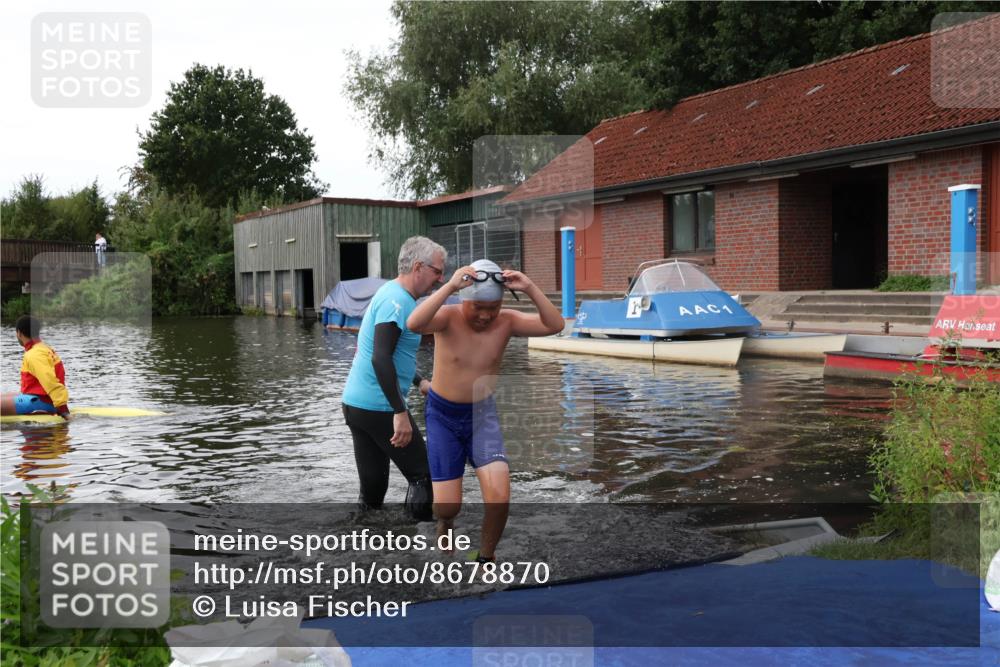 31.08.2025 - Elbe Triathlon Hamburg Luisa Fischer http://msf.ph/oto/8678870 31.08.2025 12:30:14 Schwimmen  meine-sportfotos.de