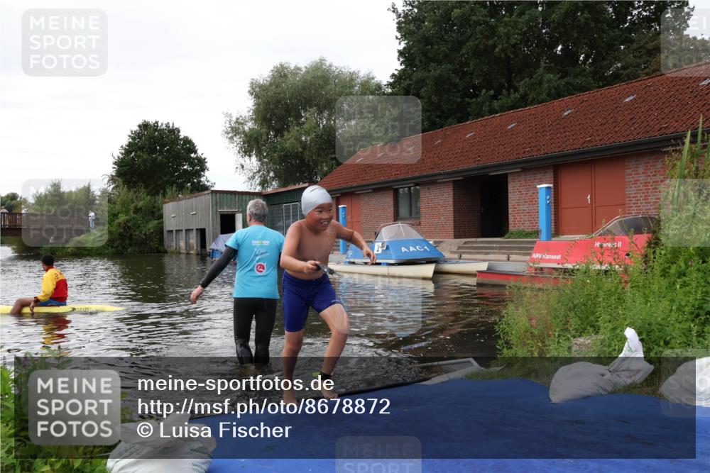 31.08.2025 - Elbe Triathlon Hamburg Luisa Fischer http://msf.ph/oto/8678872 31.08.2025 12:30:15 Schwimmen  meine-sportfotos.de