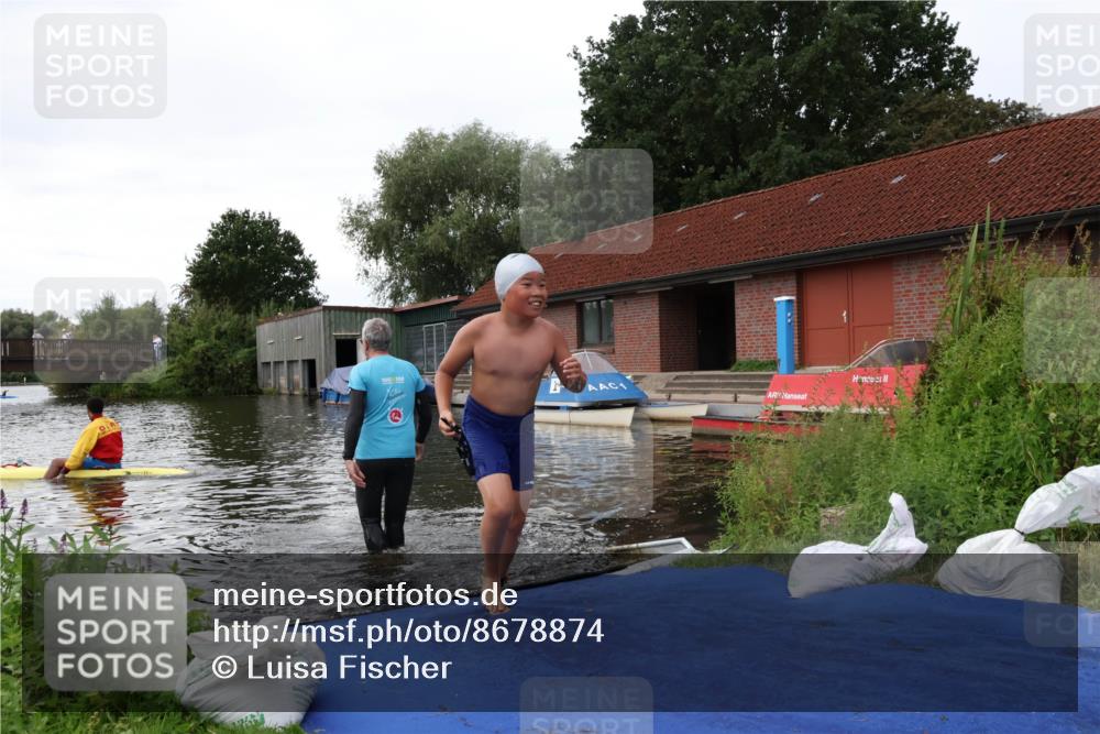 31.08.2025 - Elbe Triathlon Hamburg Luisa Fischer http://msf.ph/oto/8678874 31.08.2025 12:30:15 Schwimmen  meine-sportfotos.de