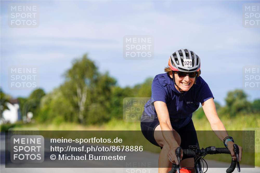 31.08.2025 - Elbe Triathlon Hamburg Michael Burmester http://msf.ph/oto/8678886 31.08.2025 10:36:44 Radfahren 920, 998, 1024, 1067, 1113, 1124, 1135, 1137 meine-sportfotos.de