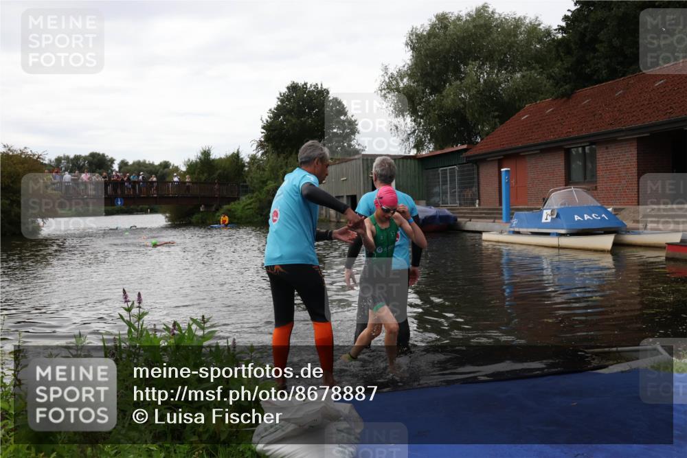 31.08.2025 - Elbe Triathlon Hamburg Luisa Fischer http://msf.ph/oto/8678887 31.08.2025 12:33:10 Schwimmen 1697 meine-sportfotos.de