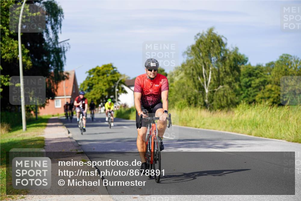 31.08.2025 - Elbe Triathlon Hamburg Michael Burmester http://msf.ph/oto/8678891 31.08.2025 10:36:45 Radfahren 920, 963, 983, 998, 1067, 1113, 1124, 1135, 1137 meine-sportfotos.de