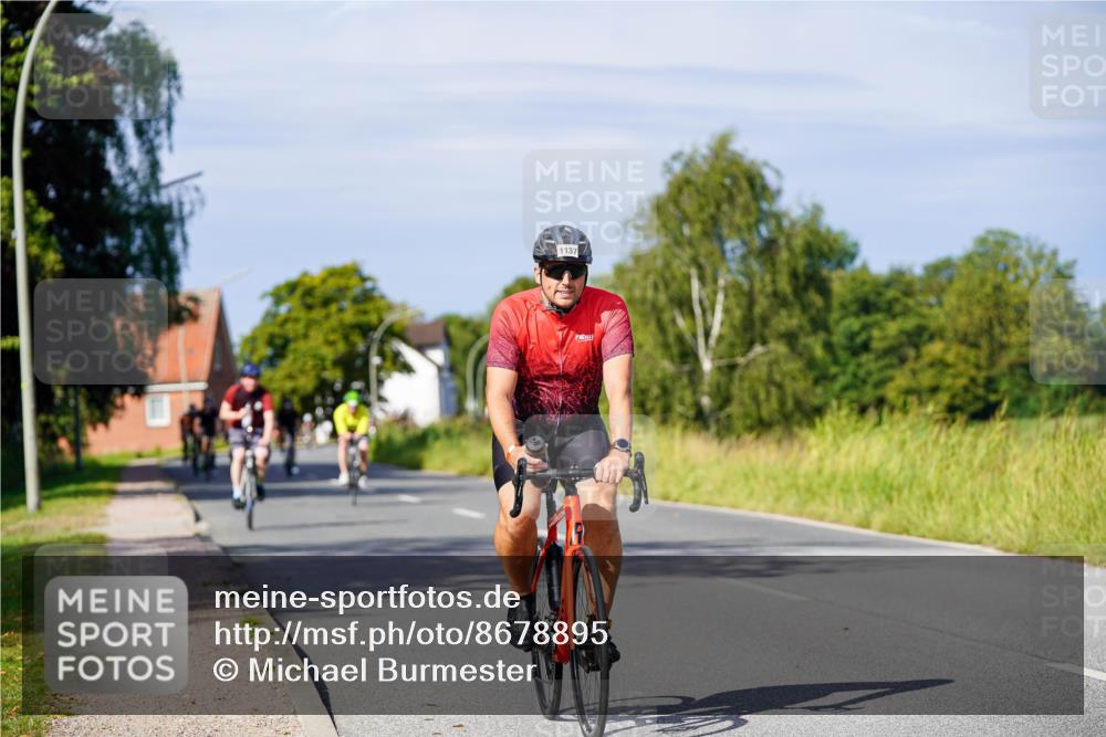 31.08.2025 - Elbe Triathlon Hamburg Michael Burmester http://msf.ph/oto/8678895 31.08.2025 10:36:45 Radfahren 920, 963, 983, 998, 1067, 1113, 1124, 1135, 1137 meine-sportfotos.de