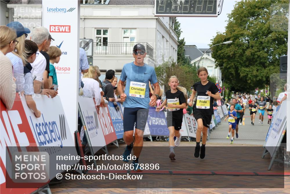 31.08.2025 - 21. Blankeneser Heldenlauf Strokosch-Dieckow http://msf.ph/oto/8678896 31.08.2025 10:25:54 Ziel 2342, 2472, 2070, 2241, 2243 meine-sportfotos.de