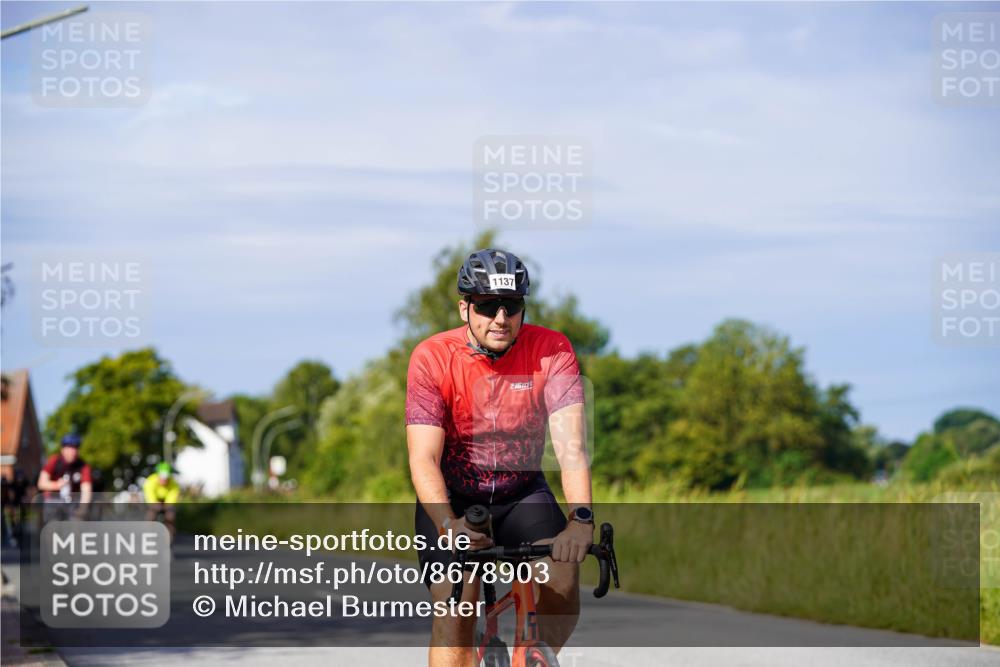 31.08.2025 - Elbe Triathlon Hamburg Michael Burmester http://msf.ph/oto/8678903 31.08.2025 10:36:46 Radfahren 920, 963, 983, 998, 1067, 1124, 1135, 1137 meine-sportfotos.de