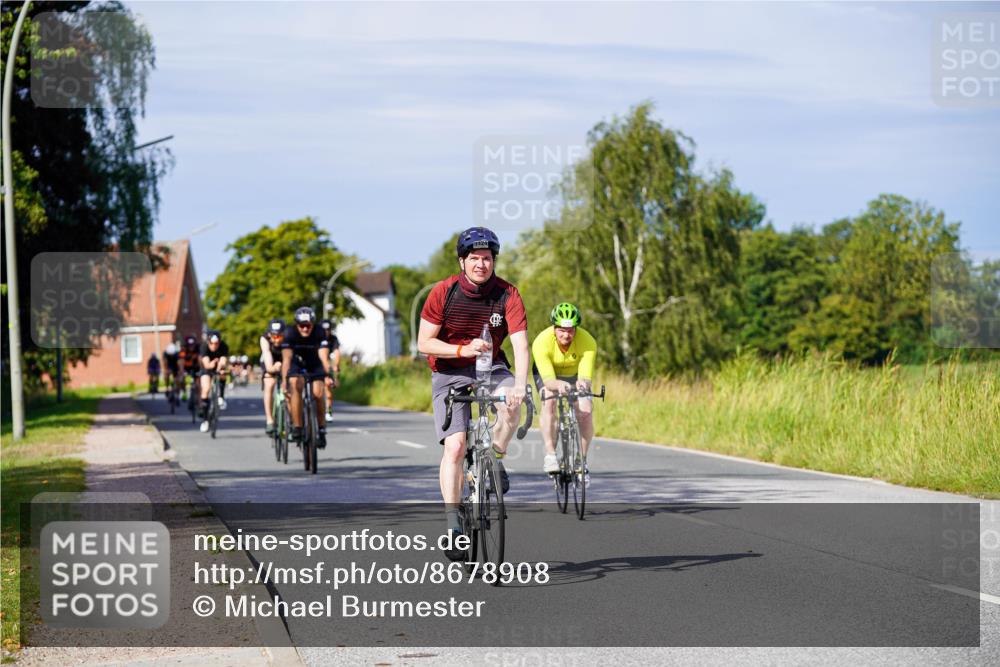 31.08.2025 - Elbe Triathlon Hamburg Michael Burmester http://msf.ph/oto/8678908 31.08.2025 10:36:48 Radfahren 963, 983, 998, 1056, 1067, 1124, 1135, 1137, 1178 meine-sportfotos.de