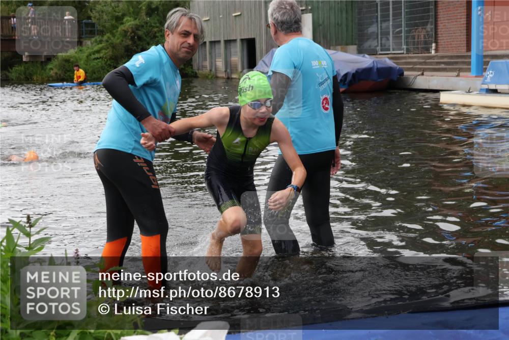 31.08.2025 - Elbe Triathlon Hamburg Luisa Fischer http://msf.ph/oto/8678913 31.08.2025 12:33:33 Schwimmen 1666, 1679 meine-sportfotos.de