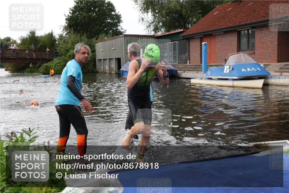 31.08.2025 - Elbe Triathlon Hamburg Luisa Fischer http://msf.ph/oto/8678918 31.08.2025 12:33:34 Schwimmen 1666, 1679 meine-sportfotos.de