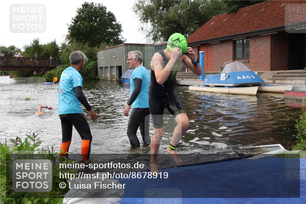 31.08.2025 - Elbe Triathlon Hamburg Luisa Fischer http://msf.ph/oto/8678919 31.08.2025 12:33:34 Schwimmen 1666, 1679 meine-sportfotos.de