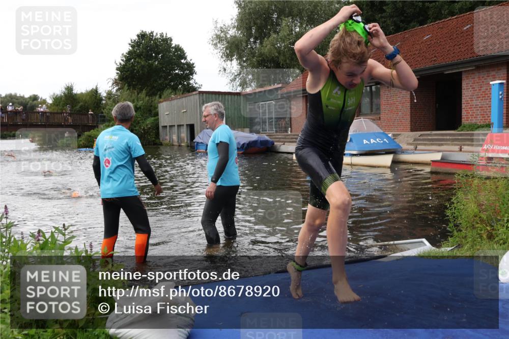 31.08.2025 - Elbe Triathlon Hamburg Luisa Fischer http://msf.ph/oto/8678920 31.08.2025 12:33:34 Schwimmen 1666, 1679 meine-sportfotos.de
