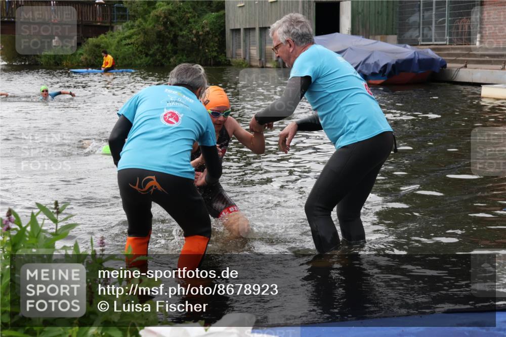 31.08.2025 - Elbe Triathlon Hamburg Luisa Fischer http://msf.ph/oto/8678923 31.08.2025 12:33:42 Schwimmen 1666, 1689 meine-sportfotos.de
