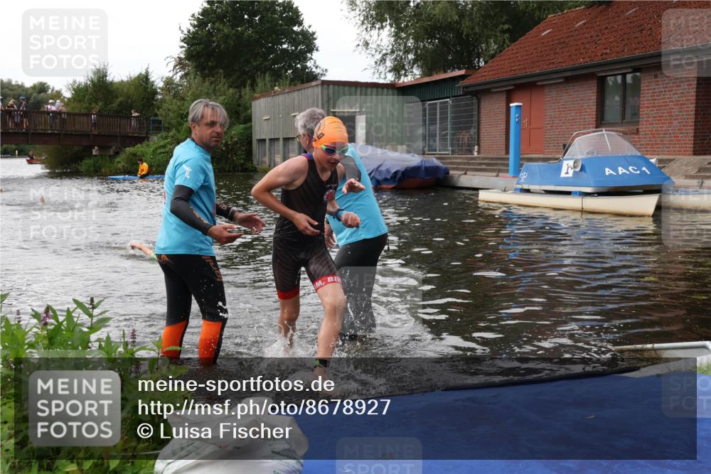 31.08.2025 - Elbe Triathlon Hamburg Luisa Fischer http://msf.ph/oto/8678927 31.08.2025 12:33:43 Schwimmen 1666, 1689 meine-sportfotos.de