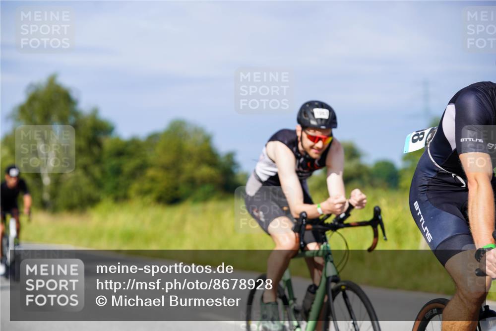 31.08.2025 - Elbe Triathlon Hamburg Michael Burmester http://msf.ph/oto/8678928 31.08.2025 10:36:51 Radfahren 953, 963, 983, 998, 1056, 1067, 1124, 1135, 1178 meine-sportfotos.de