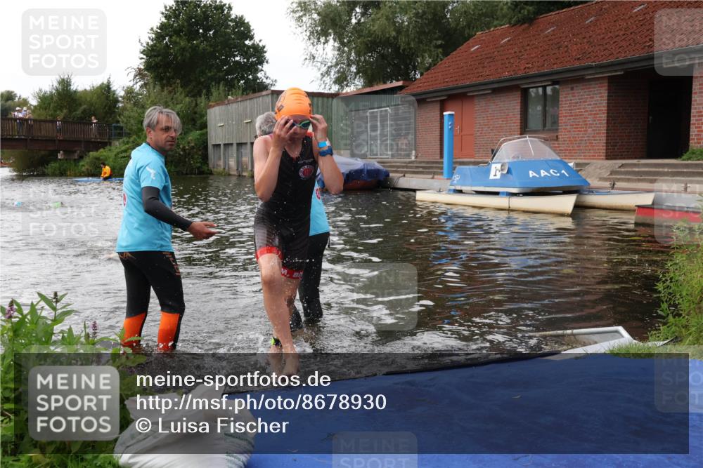 31.08.2025 - Elbe Triathlon Hamburg Luisa Fischer http://msf.ph/oto/8678930 31.08.2025 12:33:43 Schwimmen 1666, 1689 meine-sportfotos.de