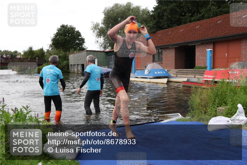 31.08.2025 - Elbe Triathlon Hamburg Luisa Fischer http://msf.ph/oto/8678933 31.08.2025 12:33:44 Schwimmen 1666, 1689 meine-sportfotos.de