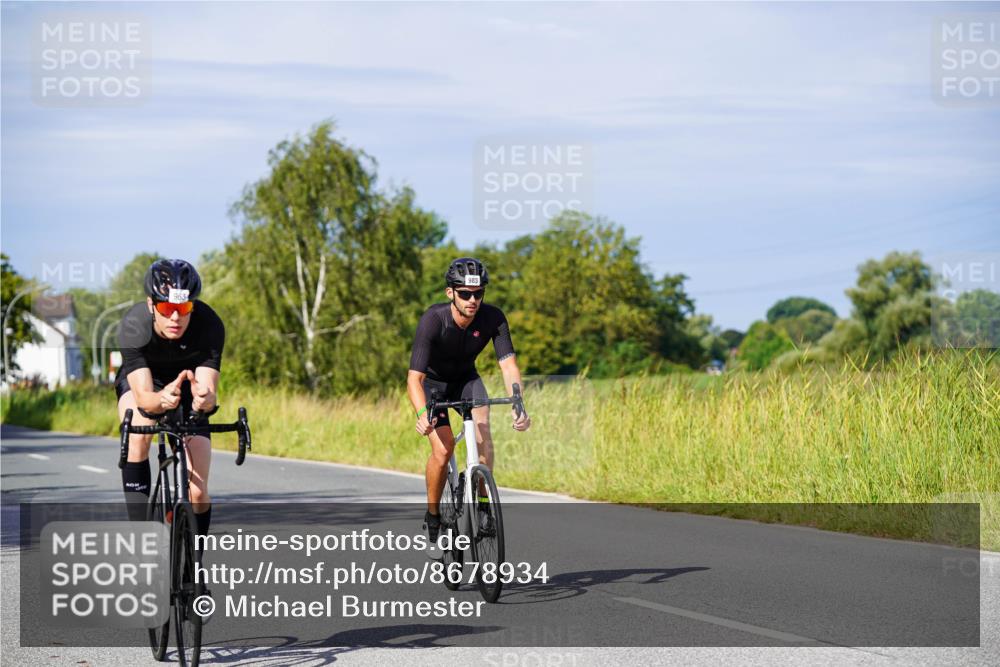 31.08.2025 - Elbe Triathlon Hamburg Michael Burmester http://msf.ph/oto/8678934 31.08.2025 10:36:51 Radfahren 953, 963, 983, 998, 1056, 1067, 1124, 1135, 1178 meine-sportfotos.de