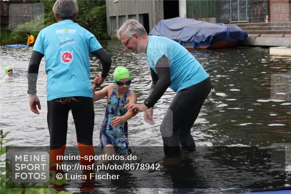 31.08.2025 - Elbe Triathlon Hamburg Luisa Fischer http://msf.ph/oto/8678942 31.08.2025 12:33:49 Schwimmen 1689 meine-sportfotos.de