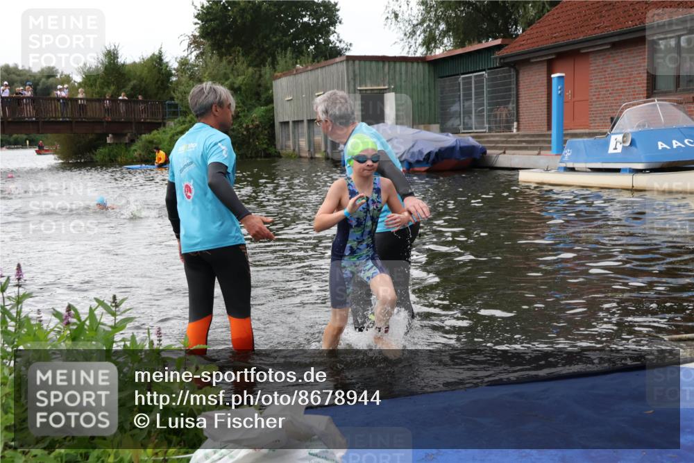 31.08.2025 - Elbe Triathlon Hamburg Luisa Fischer http://msf.ph/oto/8678944 31.08.2025 12:33:50 Schwimmen 1689 meine-sportfotos.de