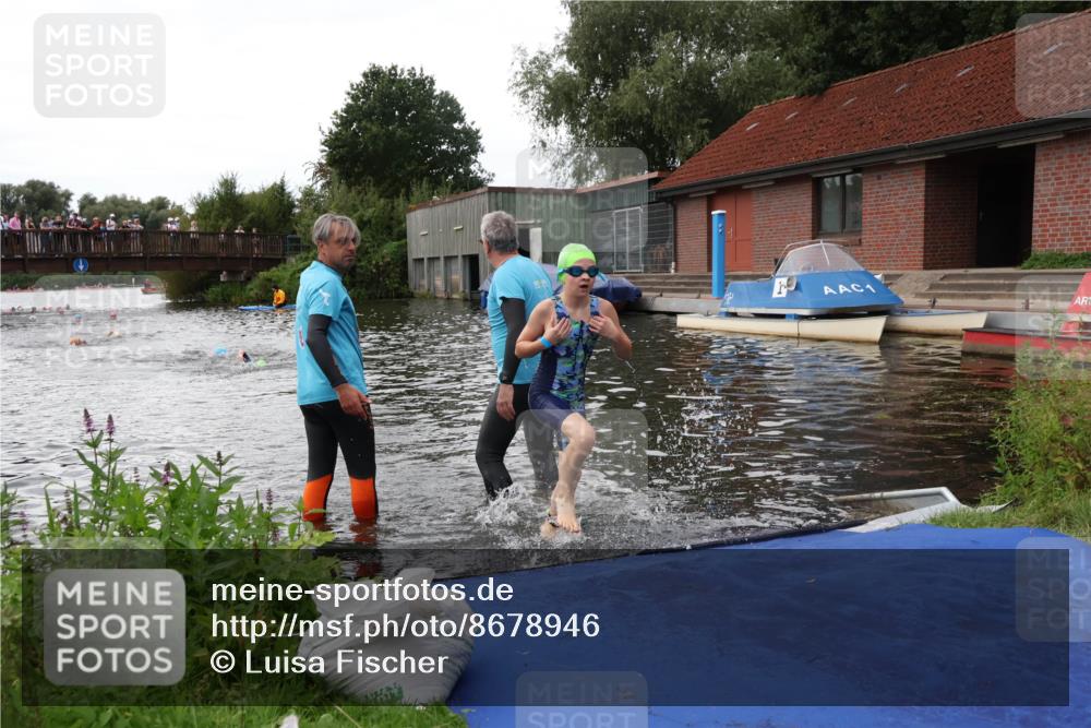 31.08.2025 - Elbe Triathlon Hamburg Luisa Fischer http://msf.ph/oto/8678946 31.08.2025 12:33:50 Schwimmen 1689 meine-sportfotos.de