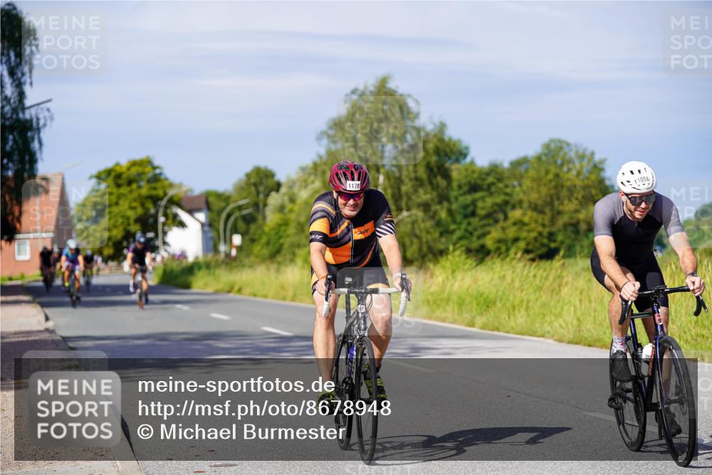 31.08.2025 - Elbe Triathlon Hamburg Michael Burmester http://msf.ph/oto/8678948 31.08.2025 10:36:54 Radfahren 892, 939, 953, 963, 983, 1056, 1085, 1178 meine-sportfotos.de
