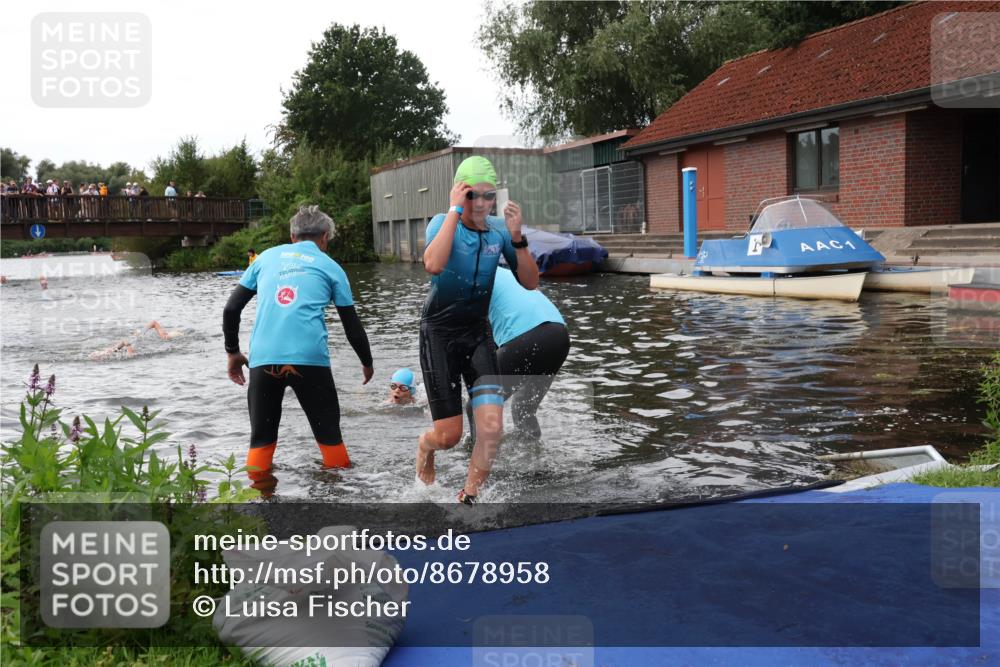 31.08.2025 - Elbe Triathlon Hamburg Luisa Fischer http://msf.ph/oto/8678958 31.08.2025 12:34:04 Schwimmen 1668, 1675 meine-sportfotos.de