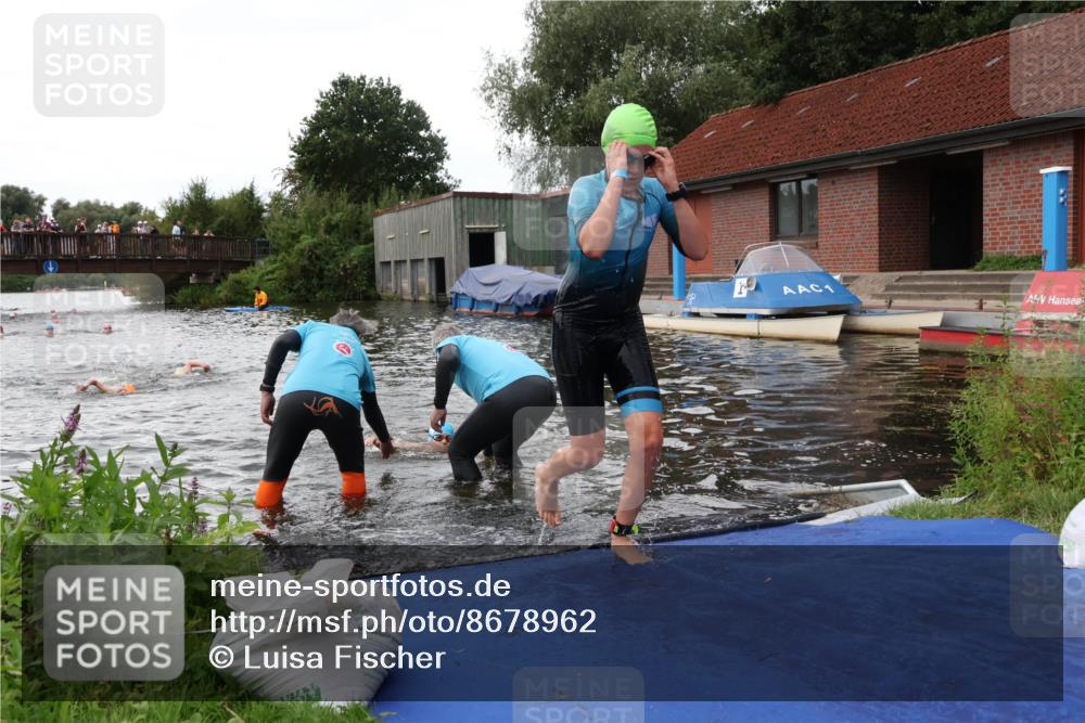 31.08.2025 - Elbe Triathlon Hamburg Luisa Fischer http://msf.ph/oto/8678962 31.08.2025 12:34:05 Schwimmen 1668, 1675 meine-sportfotos.de