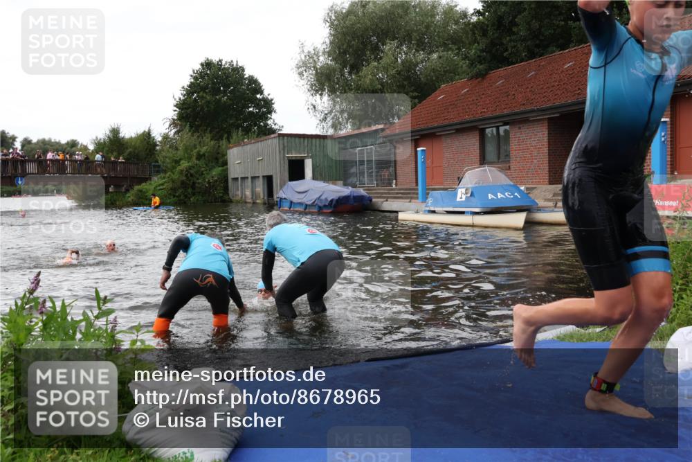 31.08.2025 - Elbe Triathlon Hamburg Luisa Fischer http://msf.ph/oto/8678965 31.08.2025 12:34:06 Schwimmen 1668, 1675, 1680 meine-sportfotos.de