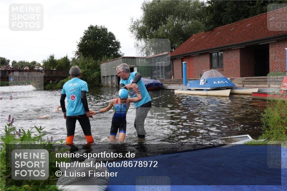 31.08.2025 - Elbe Triathlon Hamburg Luisa Fischer http://msf.ph/oto/8678972 31.08.2025 12:34:08 Schwimmen 1668, 1675, 1680 meine-sportfotos.de