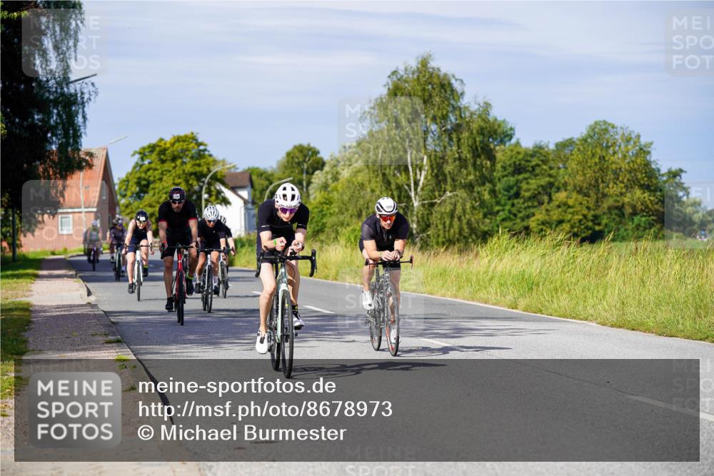 31.08.2025 - Elbe Triathlon Hamburg Michael Burmester http://msf.ph/oto/8678973 31.08.2025 10:37:00 Radfahren 796, 810, 814, 816, 892, 939, 953, 1030, 1085, 1194, 1207 meine-sportfotos.de