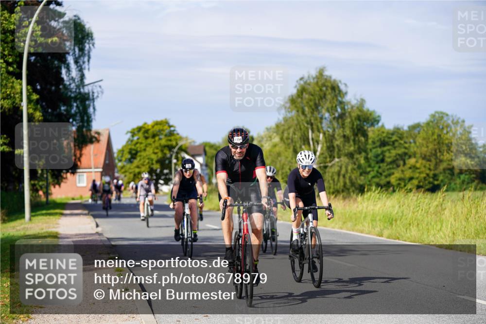 31.08.2025 - Elbe Triathlon Hamburg Michael Burmester http://msf.ph/oto/8678979 31.08.2025 10:37:02 Radfahren 796, 810, 814, 816, 892, 939, 1030, 1085, 1194, 1207 meine-sportfotos.de