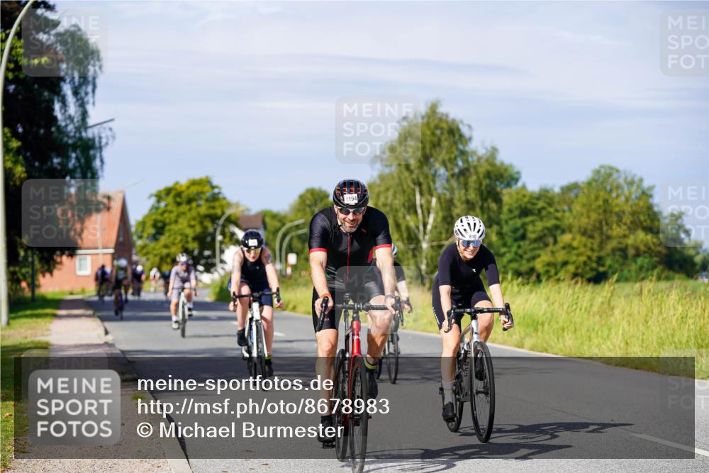 31.08.2025 - Elbe Triathlon Hamburg Michael Burmester http://msf.ph/oto/8678983 31.08.2025 10:37:02 Radfahren 796, 810, 814, 816, 892, 939, 1030, 1085, 1194, 1207 meine-sportfotos.de