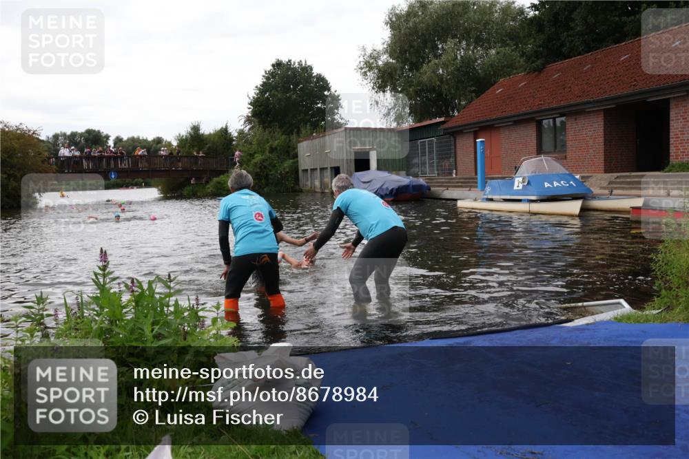 31.08.2025 - Elbe Triathlon Hamburg Luisa Fischer http://msf.ph/oto/8678984 31.08.2025 12:34:13 Schwimmen 1675, 1680, 1690 meine-sportfotos.de