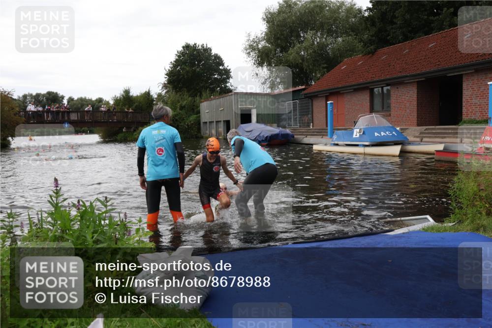 31.08.2025 - Elbe Triathlon Hamburg Luisa Fischer http://msf.ph/oto/8678988 31.08.2025 12:34:14 Schwimmen 1675, 1680, 1690 meine-sportfotos.de