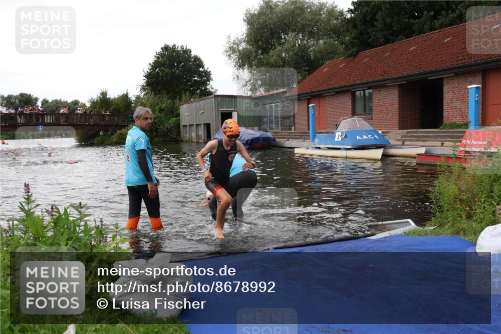 31.08.2025 - Elbe Triathlon Hamburg Luisa Fischer http://msf.ph/oto/8678992 31.08.2025 12:34:15 Schwimmen 1680, 1690 meine-sportfotos.de