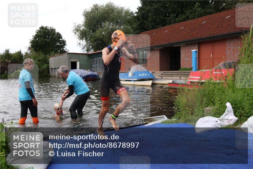 31.08.2025 - Elbe Triathlon Hamburg Luisa Fischer http://msf.ph/oto/8678997 31.08.2025 12:34:16 Schwimmen 1680, 1690 meine-sportfotos.de