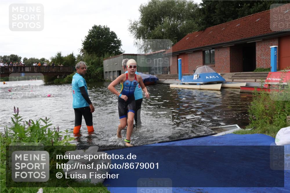 31.08.2025 - Elbe Triathlon Hamburg Luisa Fischer http://msf.ph/oto/8679001 31.08.2025 12:34:18 Schwimmen 1680, 1690 meine-sportfotos.de