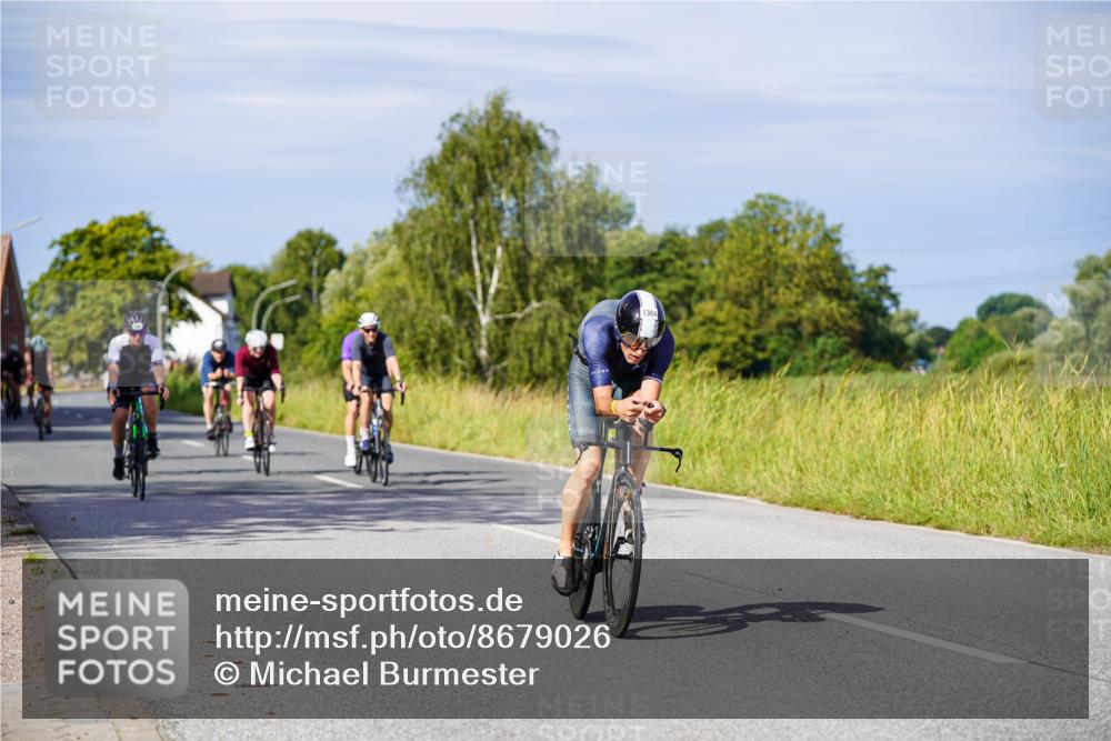31.08.2025 - Elbe Triathlon Hamburg Michael Burmester http://msf.ph/oto/8679026 31.08.2025 10:37:10 Radfahren 808, 822, 880, 931, 984, 989, 1030, 1052, 1063, 1086, 1192, 1304 meine-sportfotos.de