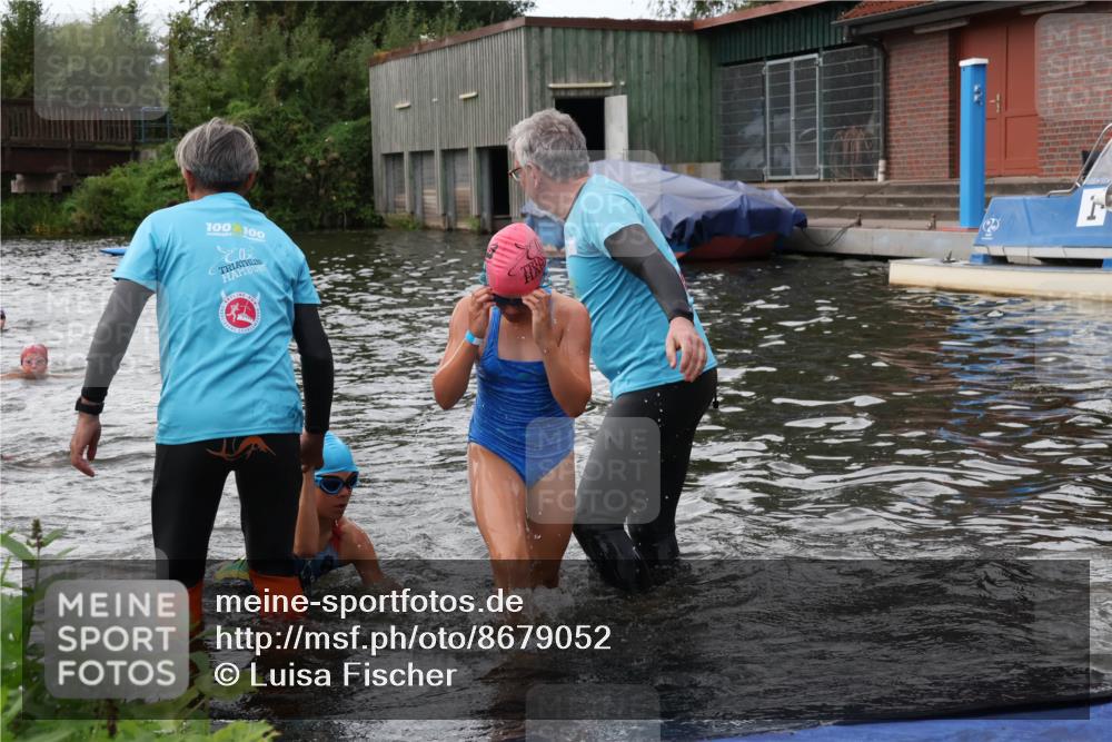 31.08.2025 - Elbe Triathlon Hamburg Luisa Fischer http://msf.ph/oto/8679052 31.08.2025 12:34:45 Schwimmen 1669, 1670, 1683, 1684, 1686, 1695 meine-sportfotos.de
