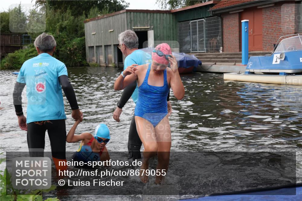 31.08.2025 - Elbe Triathlon Hamburg Luisa Fischer http://msf.ph/oto/8679055 31.08.2025 12:34:46 Schwimmen 1669, 1670, 1683, 1684, 1686, 1695 meine-sportfotos.de