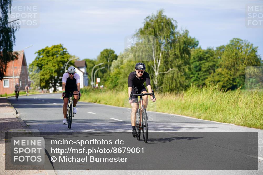 31.08.2025 - Elbe Triathlon Hamburg Michael Burmester http://msf.ph/oto/8679061 31.08.2025 10:37:16 Radfahren 822, 880, 931, 984, 1052, 1086, 1192 meine-sportfotos.de