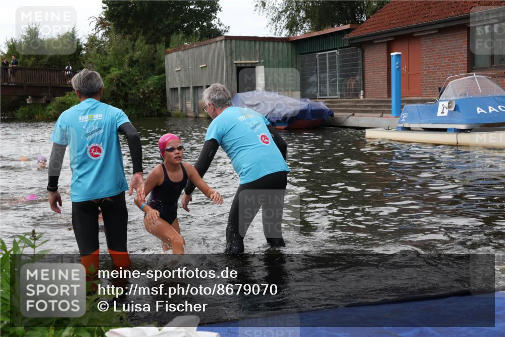 31.08.2025 - Elbe Triathlon Hamburg Luisa Fischer http://msf.ph/oto/8679070 31.08.2025 12:34:51 Schwimmen 1669, 1684, 1686, 1687, 1695, 1696 meine-sportfotos.de
