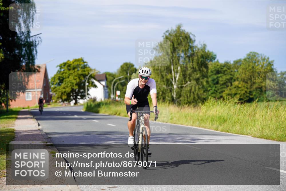 31.08.2025 - Elbe Triathlon Hamburg Michael Burmester http://msf.ph/oto/8679071 31.08.2025 10:37:17 Radfahren 880, 984, 1052, 1192 meine-sportfotos.de
