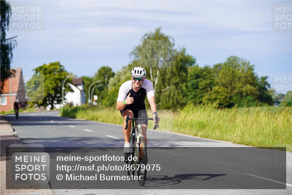 31.08.2025 - Elbe Triathlon Hamburg Michael Burmester http://msf.ph/oto/8679075 31.08.2025 10:37:17 Radfahren 880, 984, 1052, 1192 meine-sportfotos.de