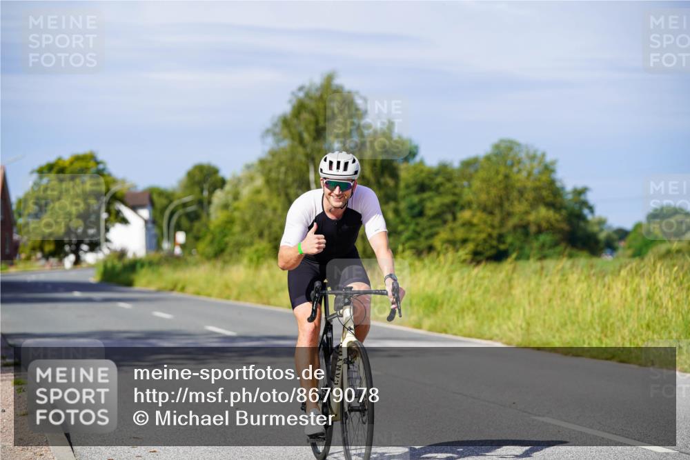 31.08.2025 - Elbe Triathlon Hamburg Michael Burmester http://msf.ph/oto/8679078 31.08.2025 10:37:17 Radfahren 880, 984, 1052, 1192 meine-sportfotos.de